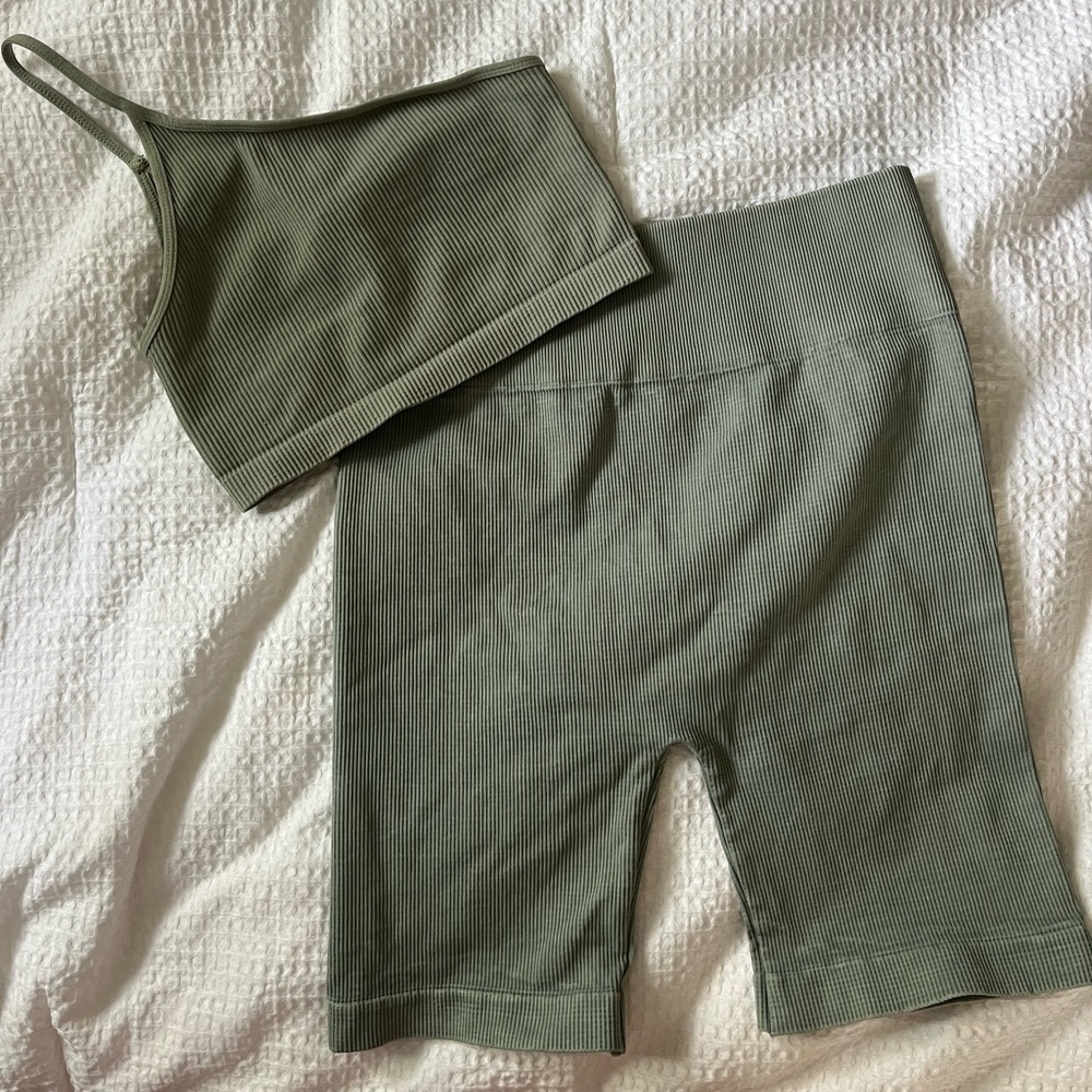 NIKIBIKI ONE SHOULDER RIBBED SET BIKER SHORT ONE SIZE